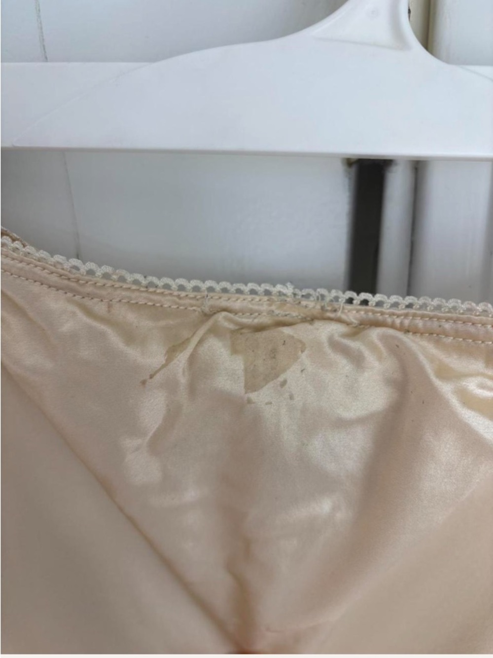 Reformation Layla silk skirt in color sugar - Picture 7 of 7
